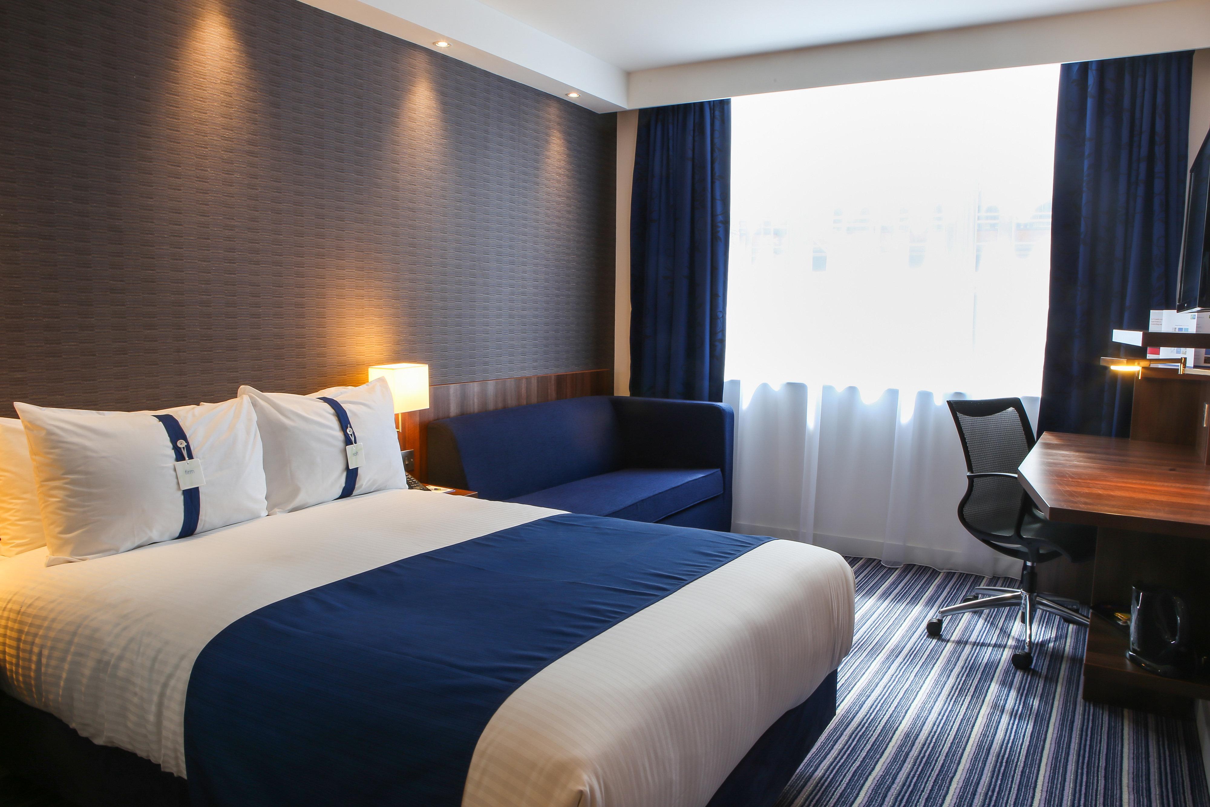 假日快车-中心广场By Ihg Hotel 3*